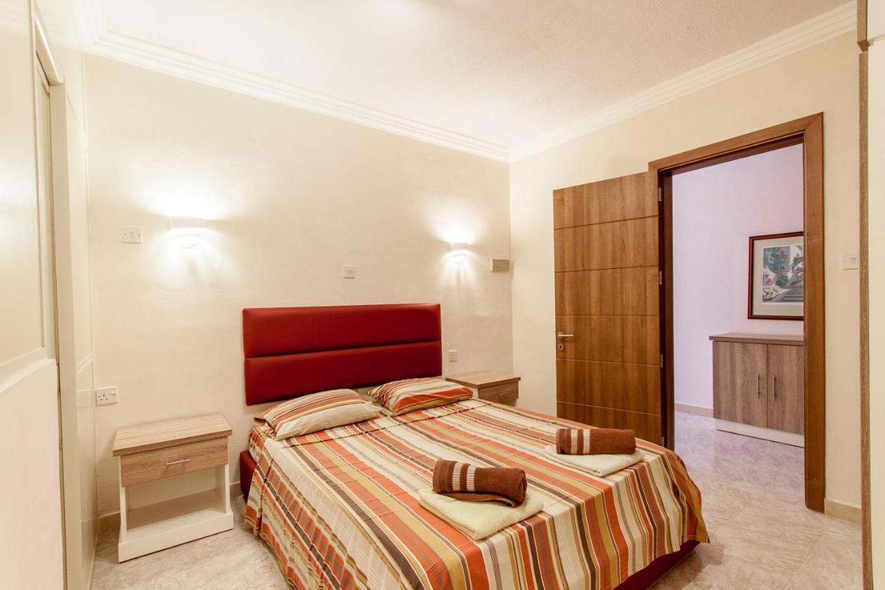 Pool And Sea Merill Apartments - Happy Rentals 梅利哈 外观 照片